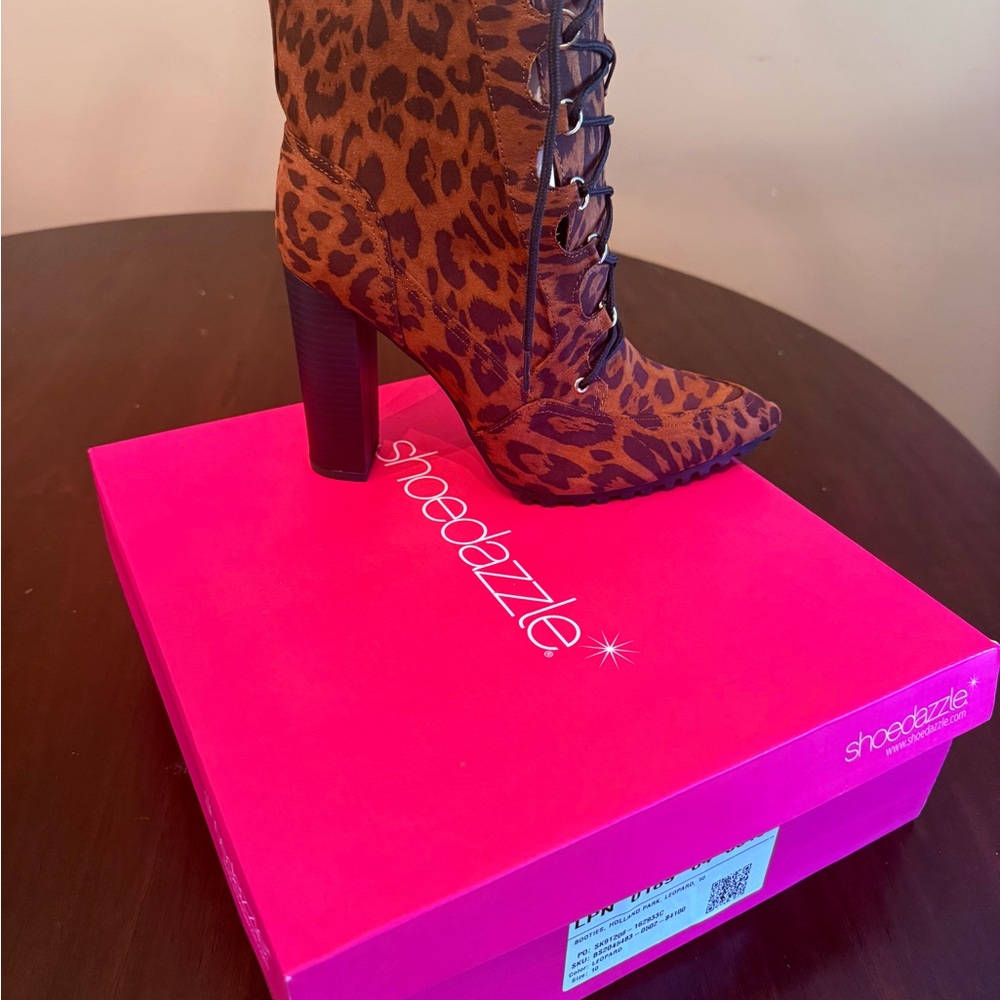 Shoe Dazzle Women's Brown Leopard Heeled Boots